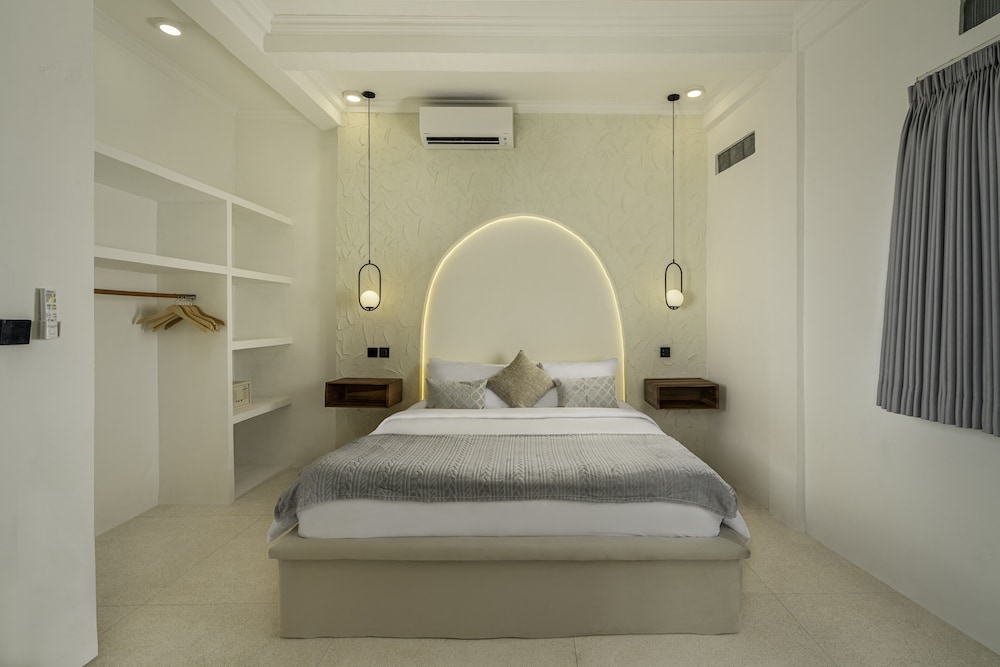 Casa Amor by GORO