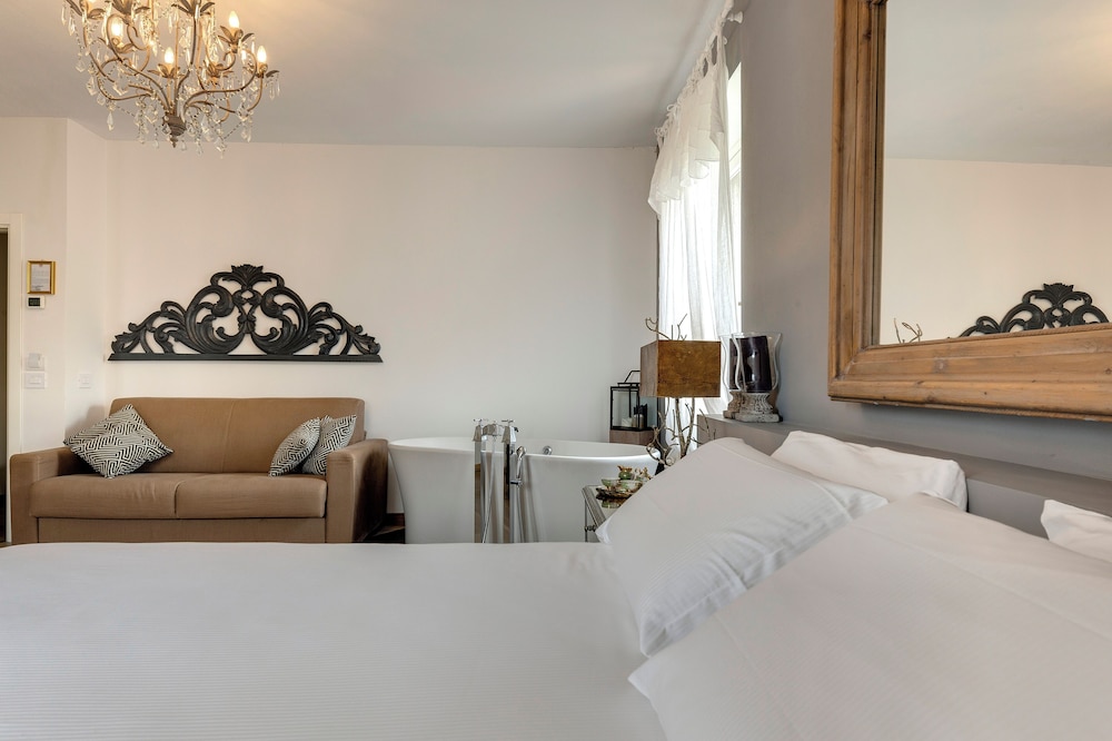 Entire Hilltop Villa With Private Pool In Palazzuolo Sul Senio