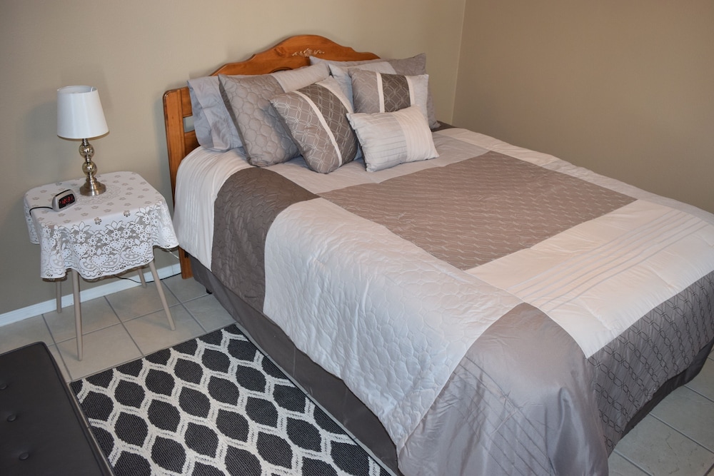 551 Dolliver 4 Bedroom Home by Redawning view 5