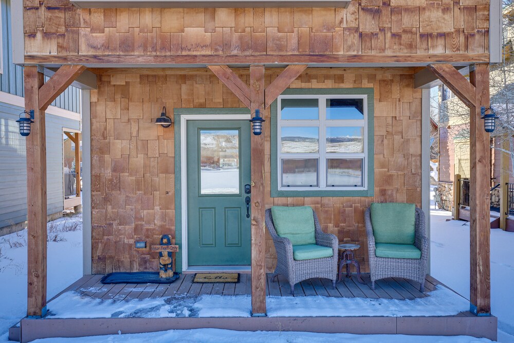 Luxe Colorado Cabin ~ 4 Mi to Granby Ranch! view 4