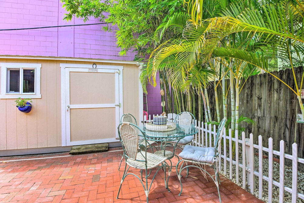 Sarasota Home in Historic District w/ Patio!