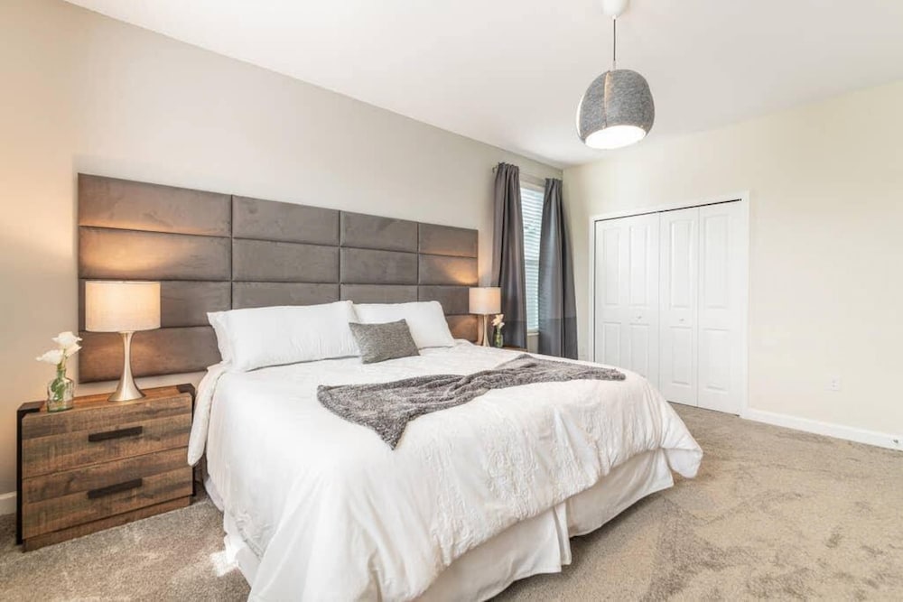Super Cozy- Sleeps 22 w Pool Amenities Pass