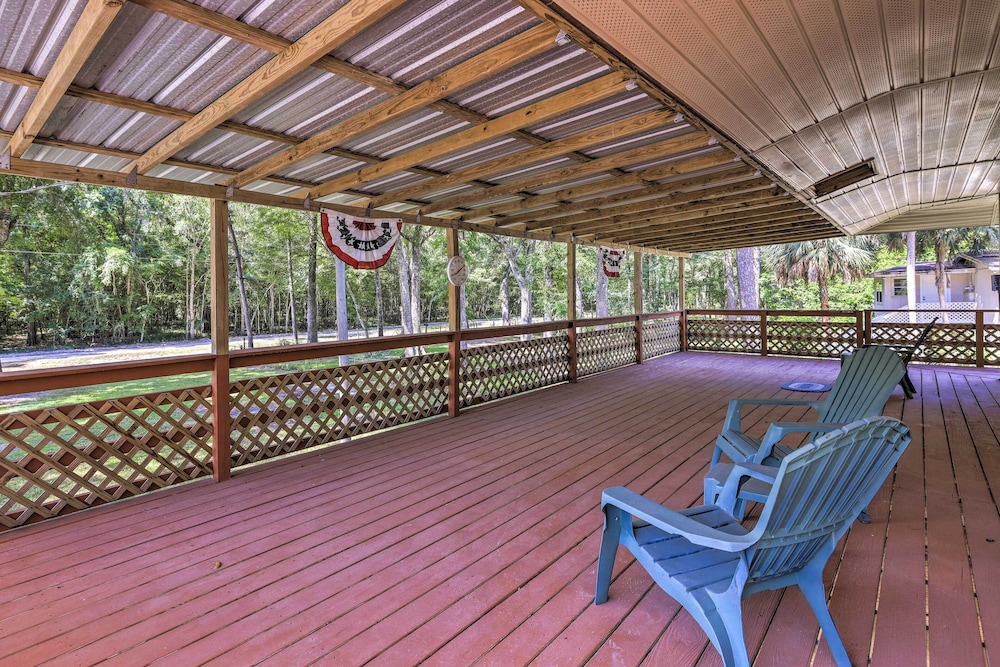 Charming Abode w/ Dock on the Suwannee River