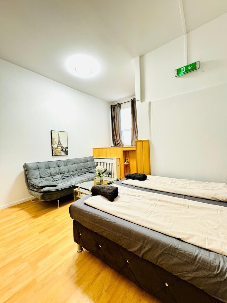 10BR Apt for Groups 8Min to Rathausplatz