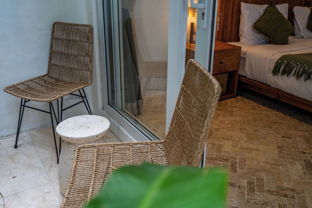 Eleven Villa Canggu - Calm Oasis with Pool and Privacy