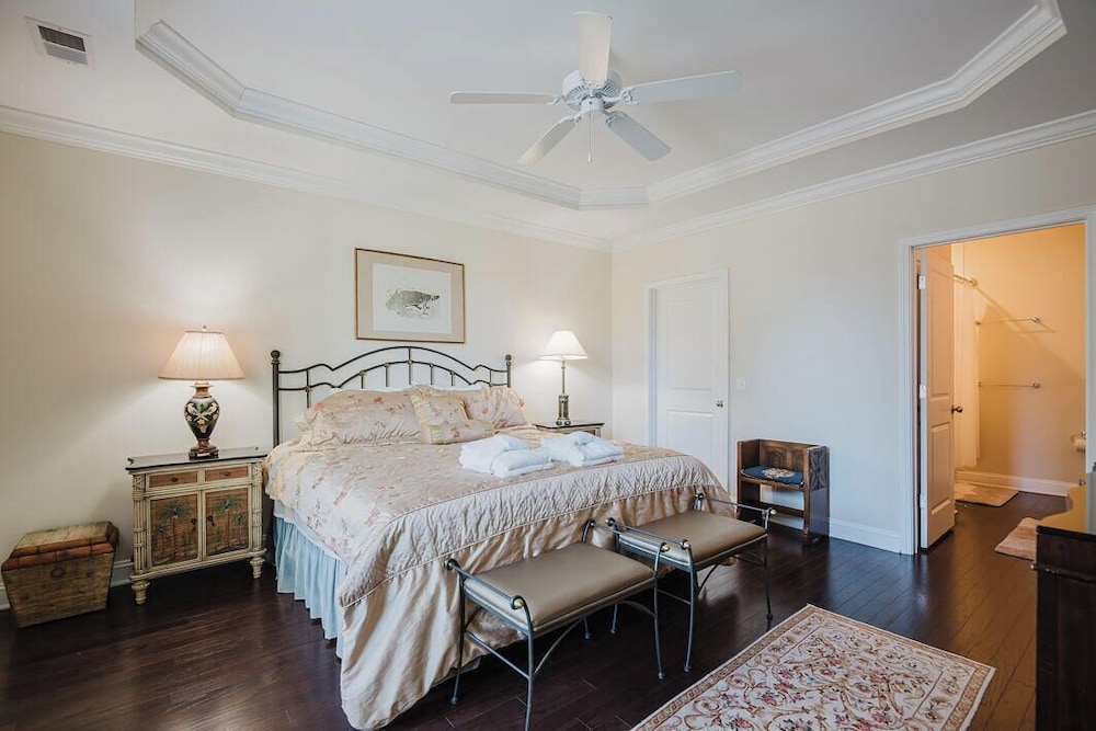 Mary Margaret Cottage - Spacious 4 Bed Coastal Home, Historic Old Town Bluffton