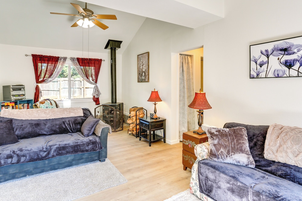 Private Horse Stall: Unplug at Shingletown Home!