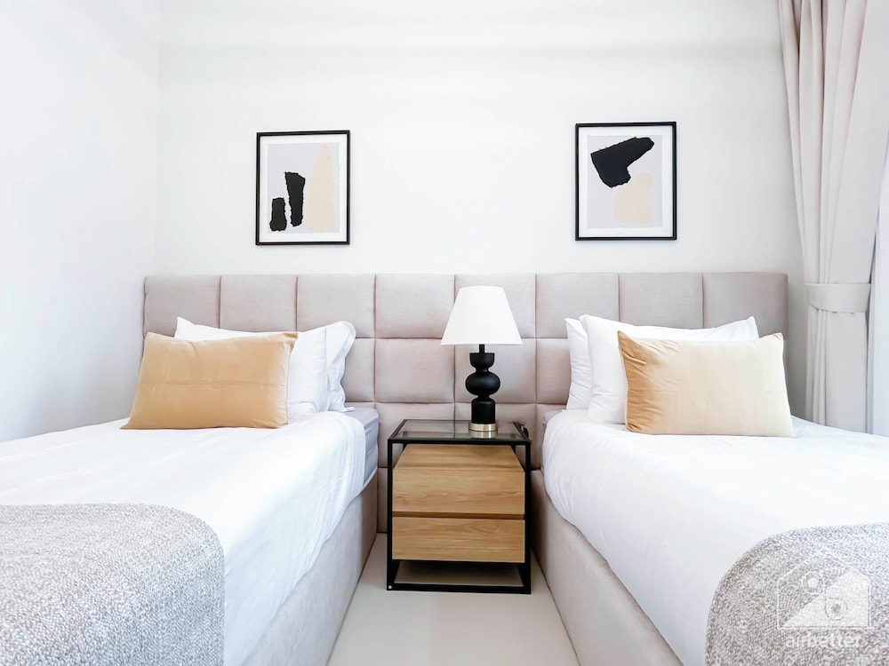 Luxury Burj Crown Downtown 4 Bedroom With Balcony