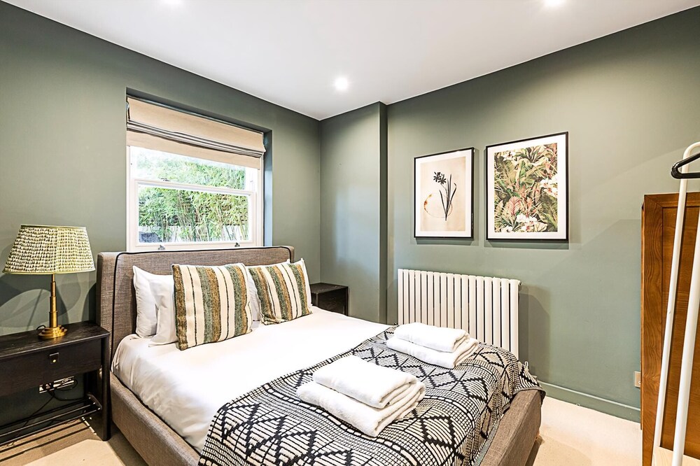 Stylish Shepherd's Bush Flat With Patio