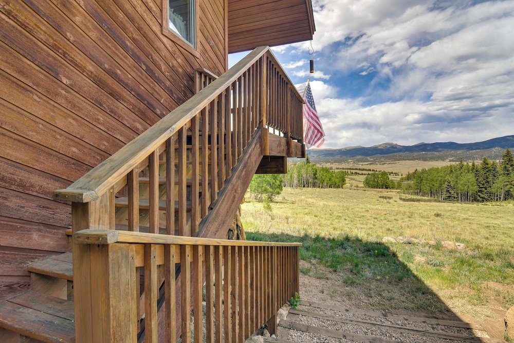 Private 5 Acres w/ Mtn Views: Park County Cabin!