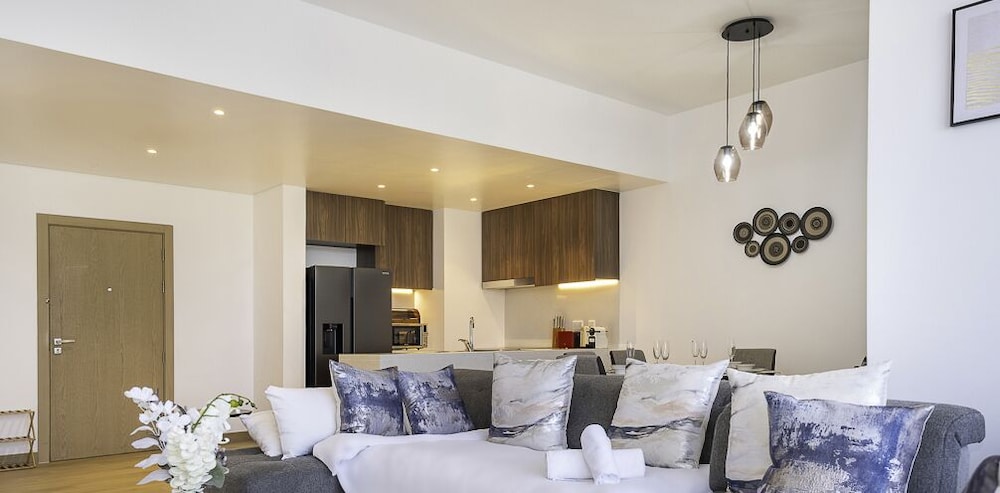 LUX The Elegant Sea View Suite
