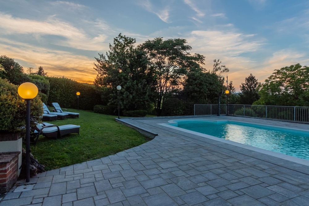 Antico Casale Vignale Stunning View and Pool