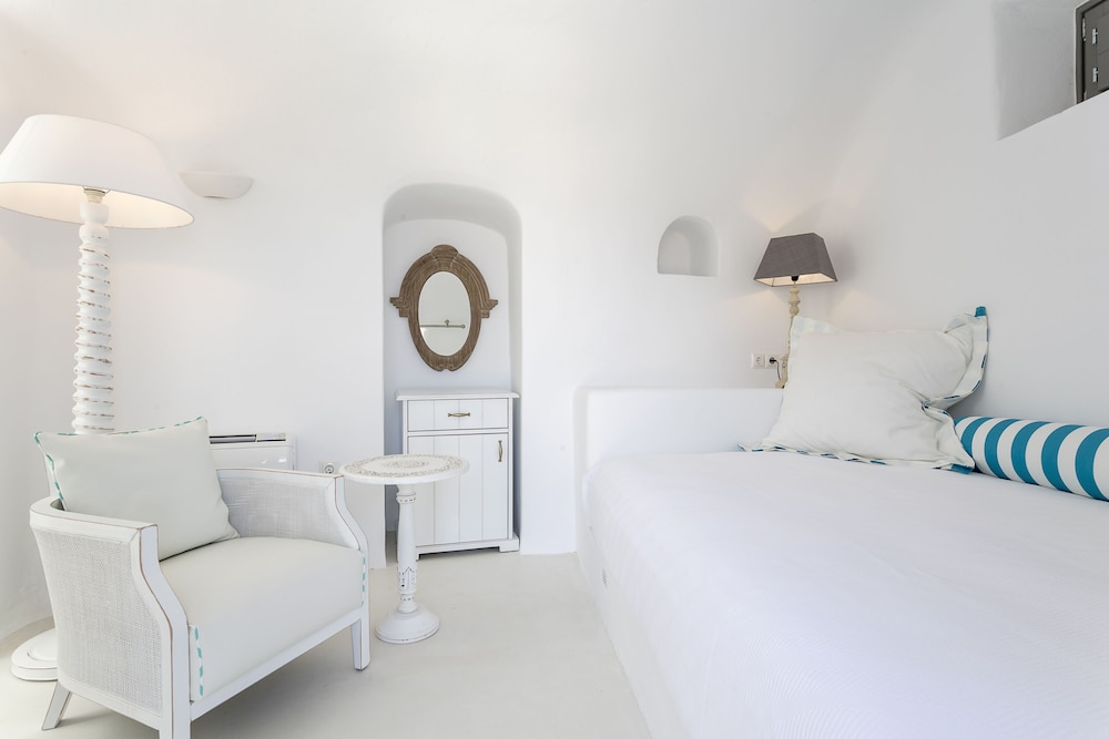 Kamini Santorini Luxury Villas photo 4