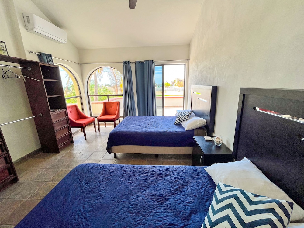 Hostal las Quintas view 3