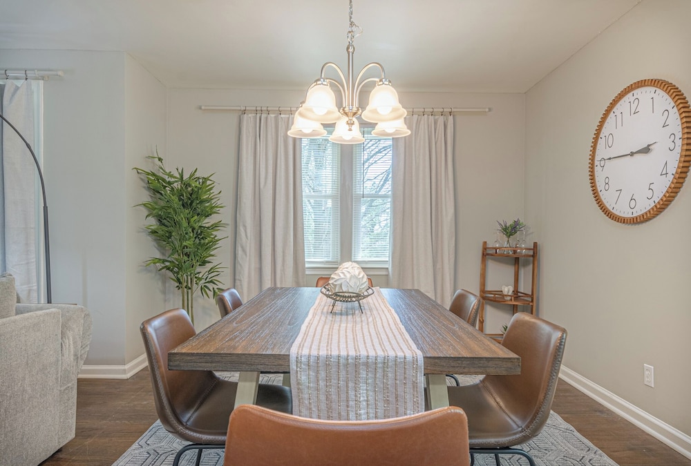 Charming Spacious Home with Game room
