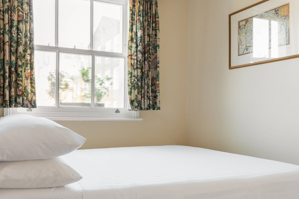 Milborne Grove by Onefinestay