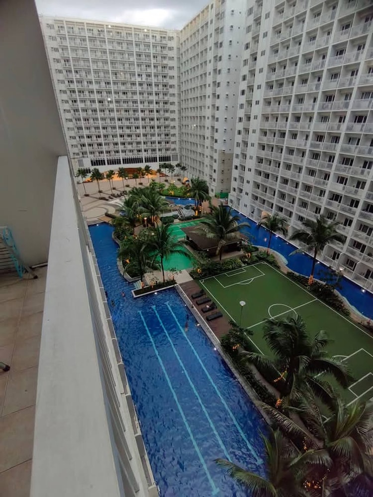 The Golden Shore Suites