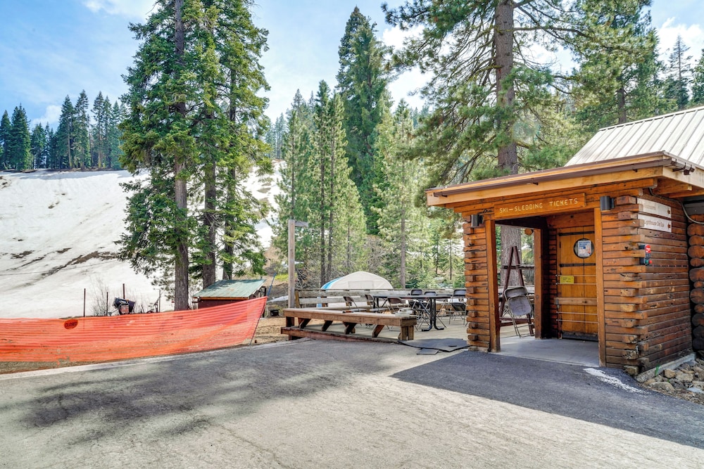 Hike, Sled & Ski! Cozy Tahoe City Condo w/ Hot Tub