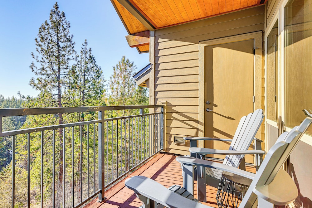 Hike, Ski & Golf: Bend Condo at Seventh Mtn Resort