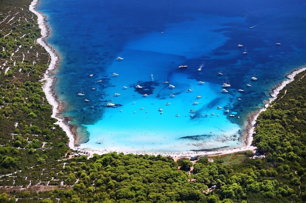 Buga - Close to the Beach & Comfortable - A1 view 2