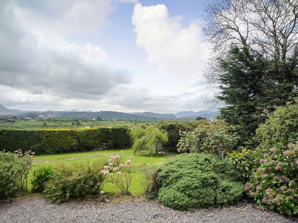Fleur Cottage view 5