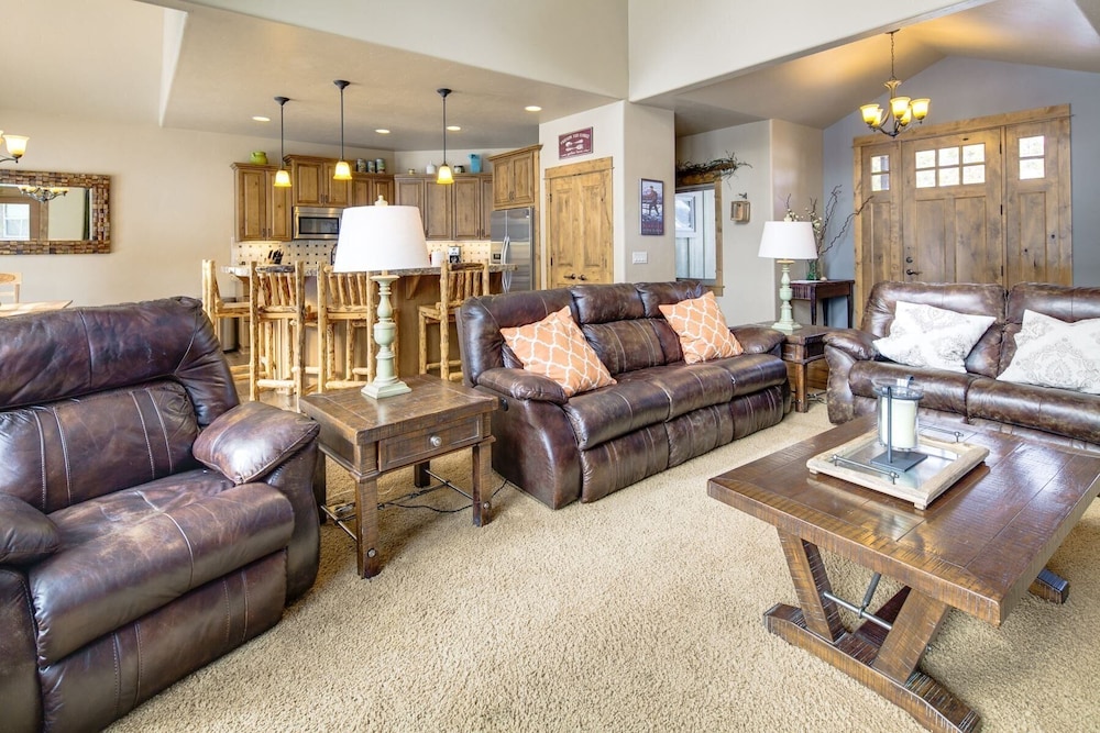 56540 Sunstone Loop 4 Bedroom Home