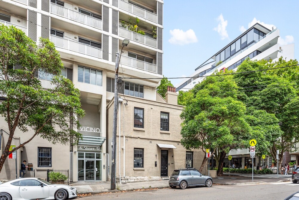 Bright Stay in Sydney With Harbour Bridge Views