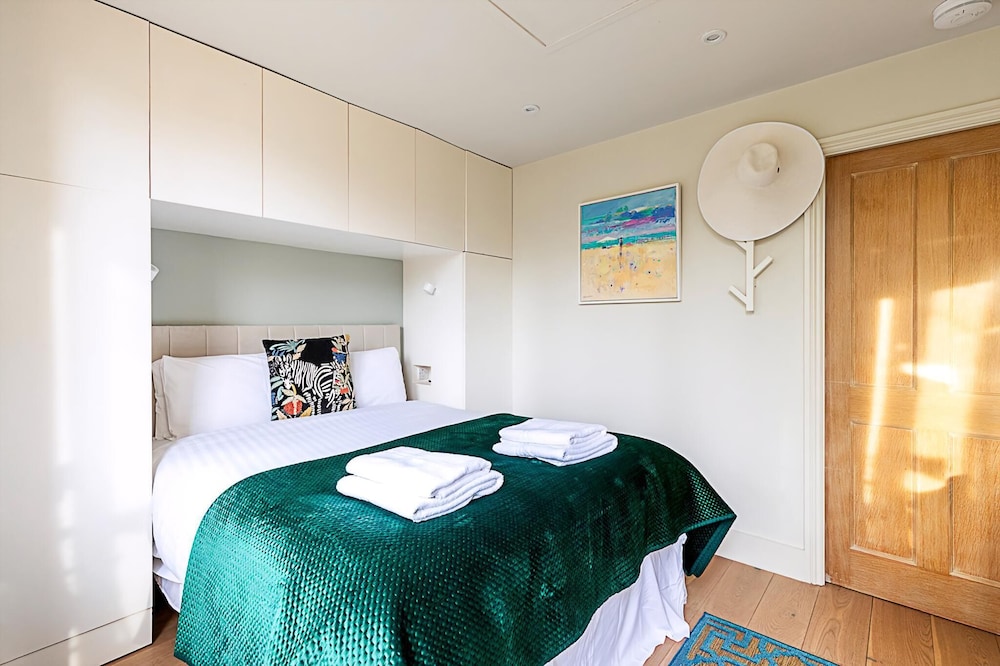 A Stylish Haven Near Portobello Road