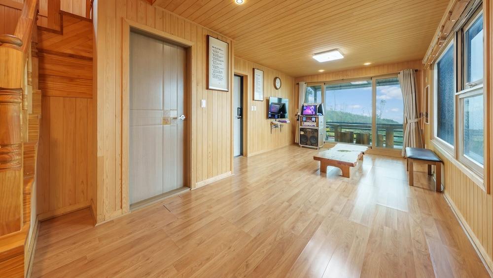 Gyeongju Happy Dream Ocean View Pension
