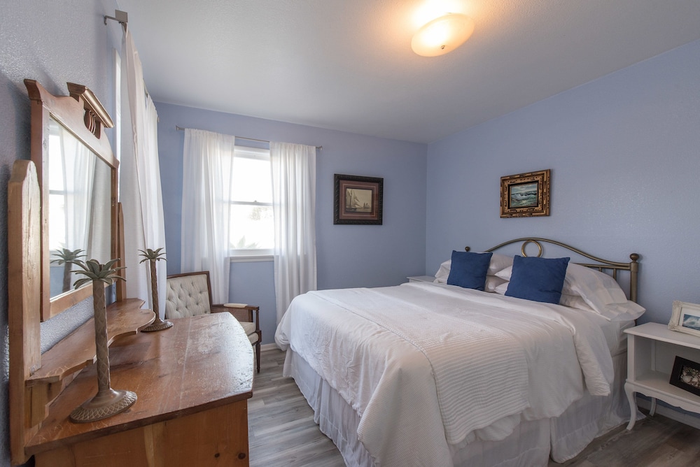 Ventura Vacations - Ventura Beach Cottage - Property Image 20