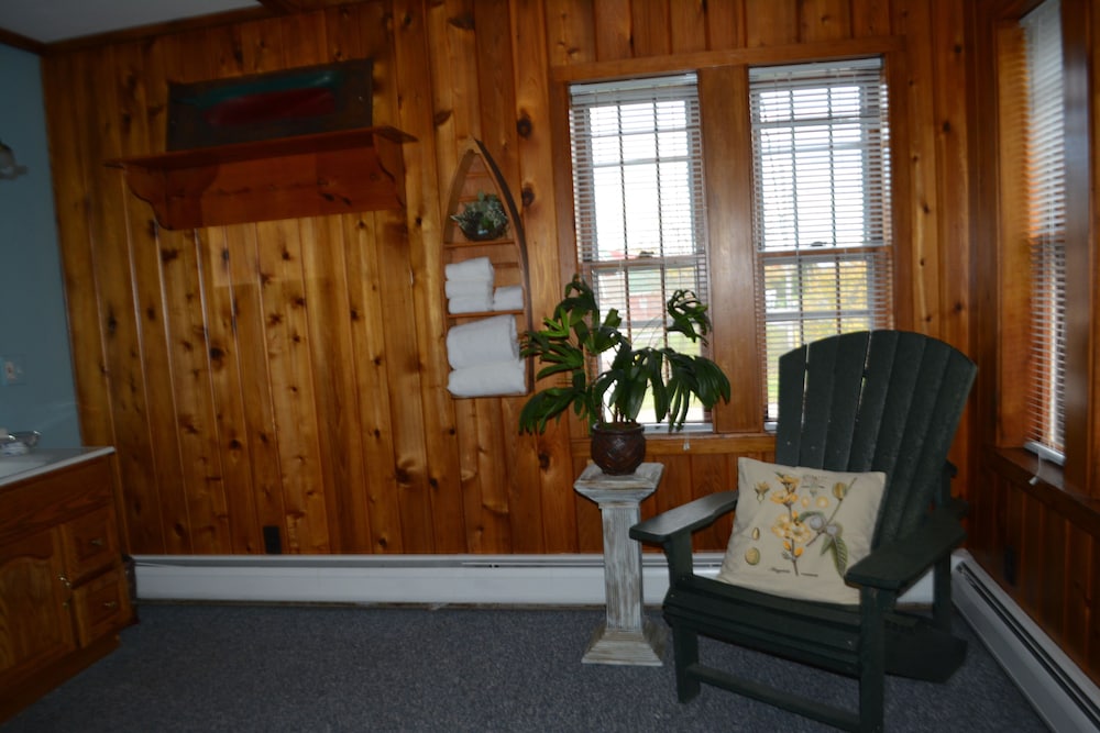 Watertown Vacations - Chateau Country Inn - Property Image 1