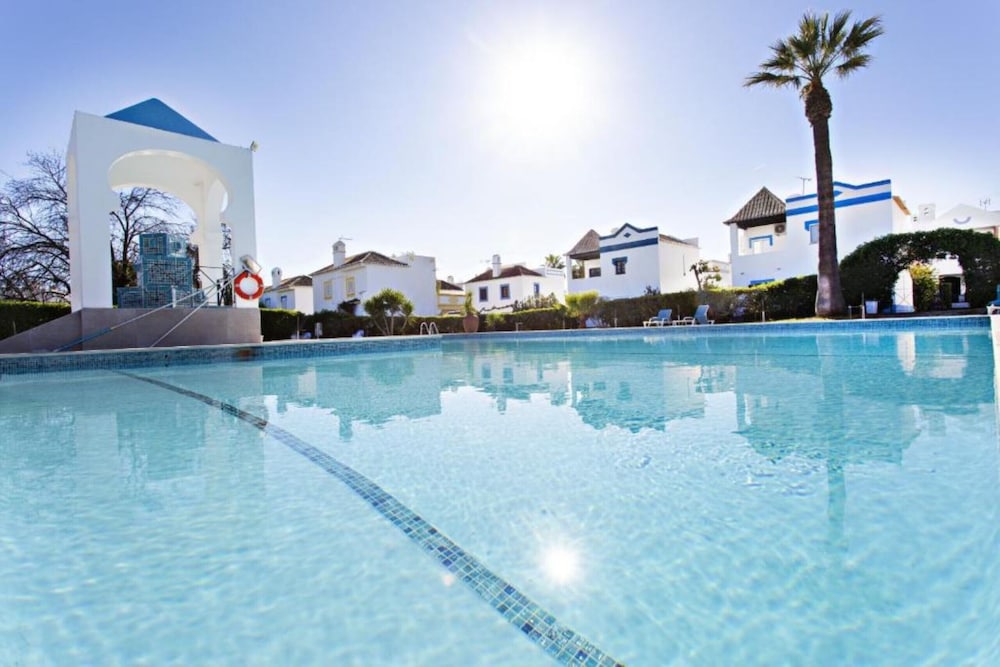 Quinta Velha Pool Terrace Flat15