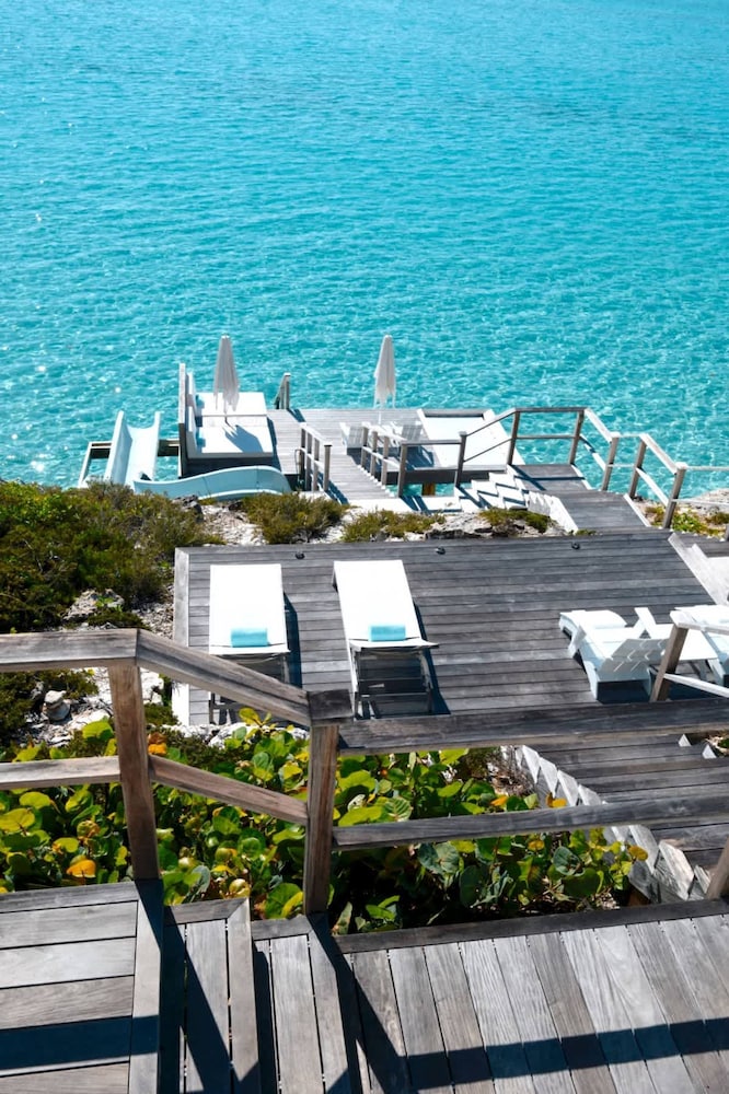Luxurious Oceanfront Villa Infinity Pool Plunge