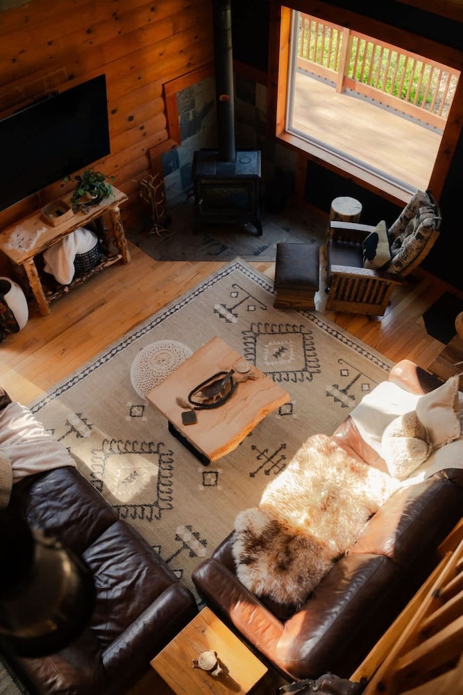 Cozy Cabin With Hot Tub - Near all in Hocking Hills