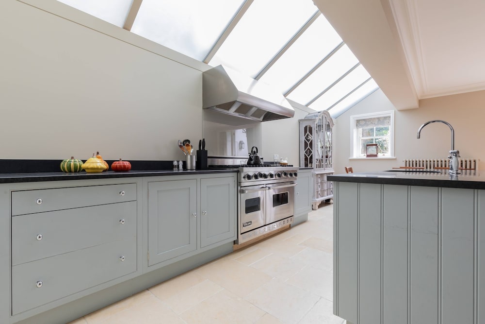 Earl's Court Square XI by Onefinestay