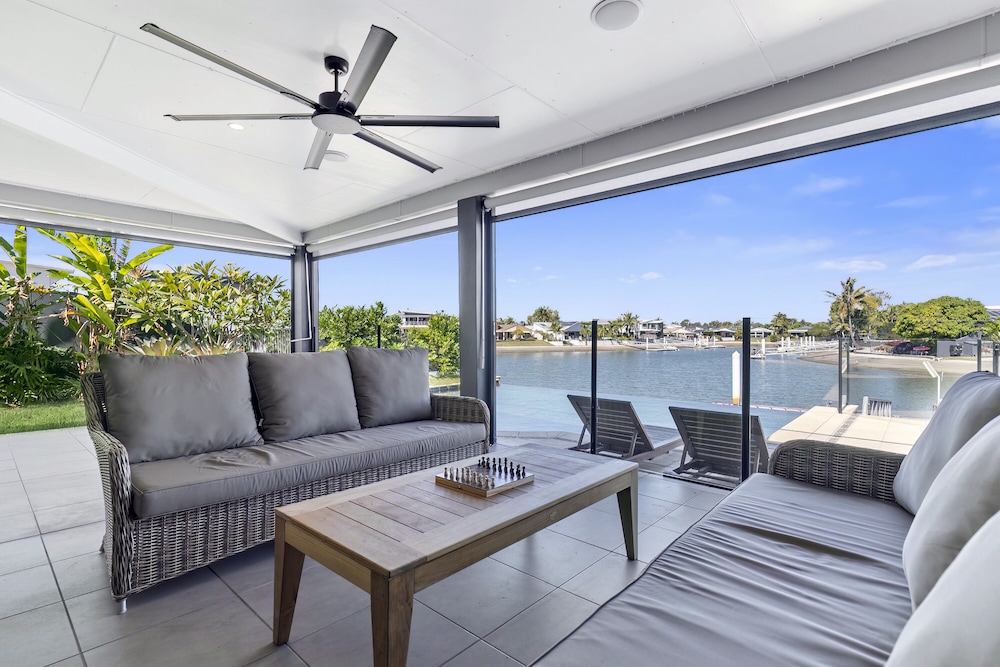 YALLA24-LUXURY RESORT STYLE HOLIDAY HOME