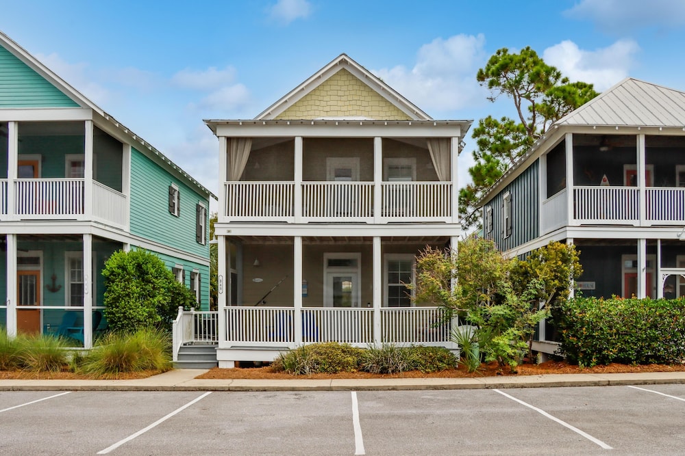Barefoot Cottage B49 - Seabbatical