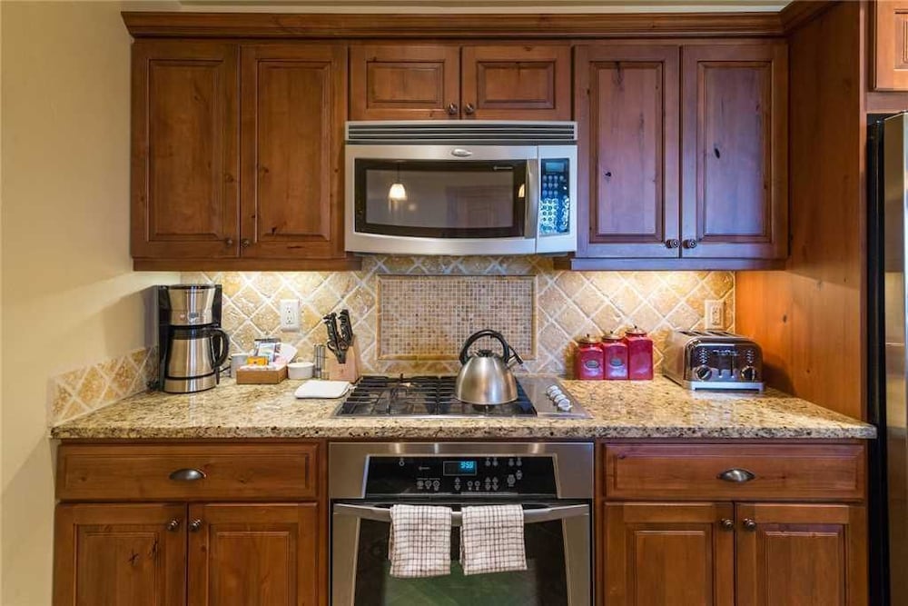 5101 Emerald Lodge, Trappeur's Crossing Apartment 3