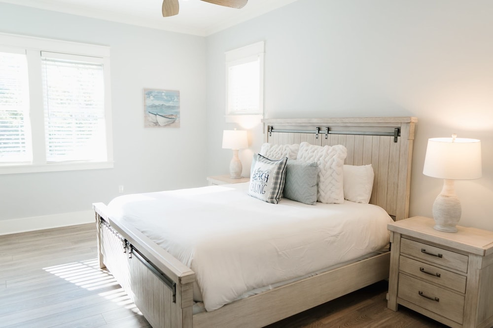 30A Hideaway by Avantstay Walk to Beach 2 Pools