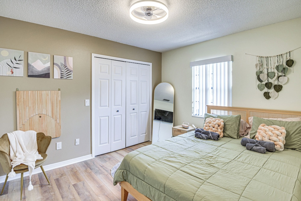 6 Mi to Gemini Springs Park: Chic Home w/ Pool!