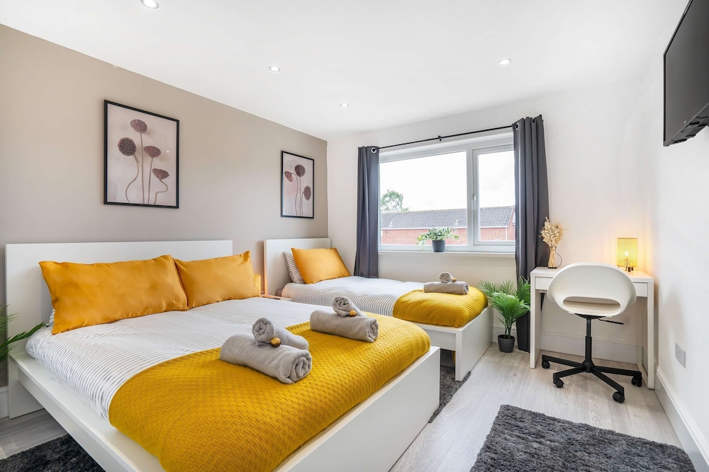 3 Bedroom House-free Parking