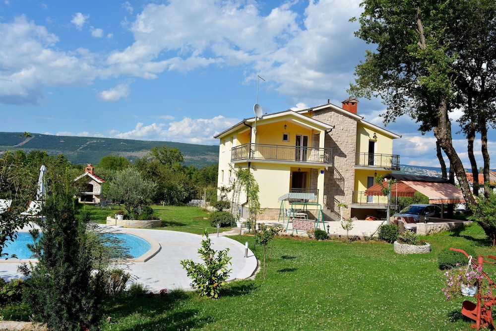 Photo 42