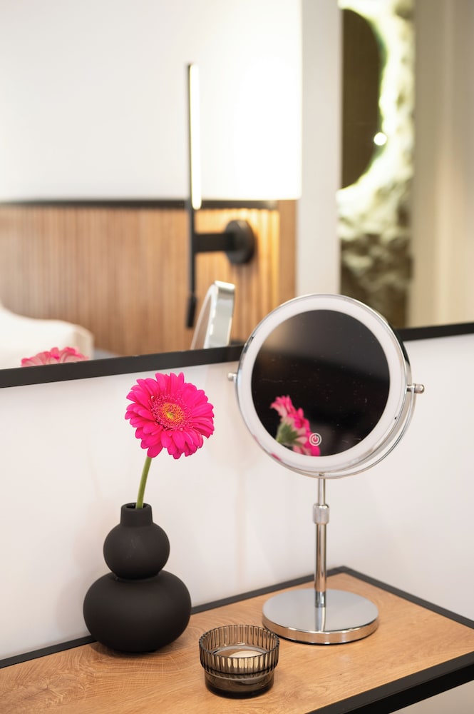 Cardamilia Suites