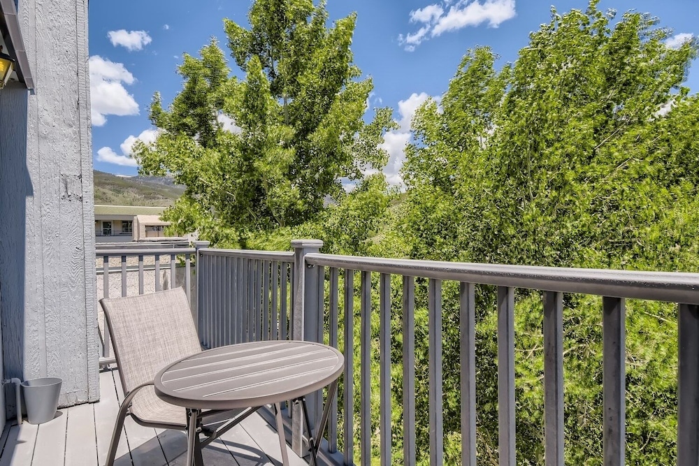 New Listing! Amazing Lake And Mountain Views At This Dillon Condo! 3 Bedroom Condo by RedAwning