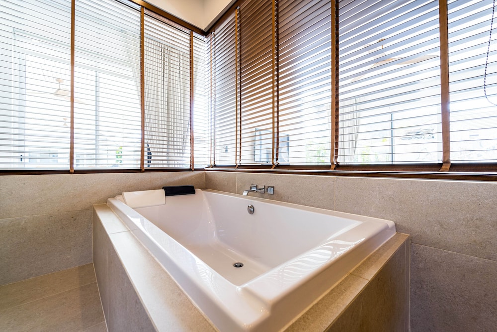Luxury 7 Bedroom Pool Villa - WL67 view 5