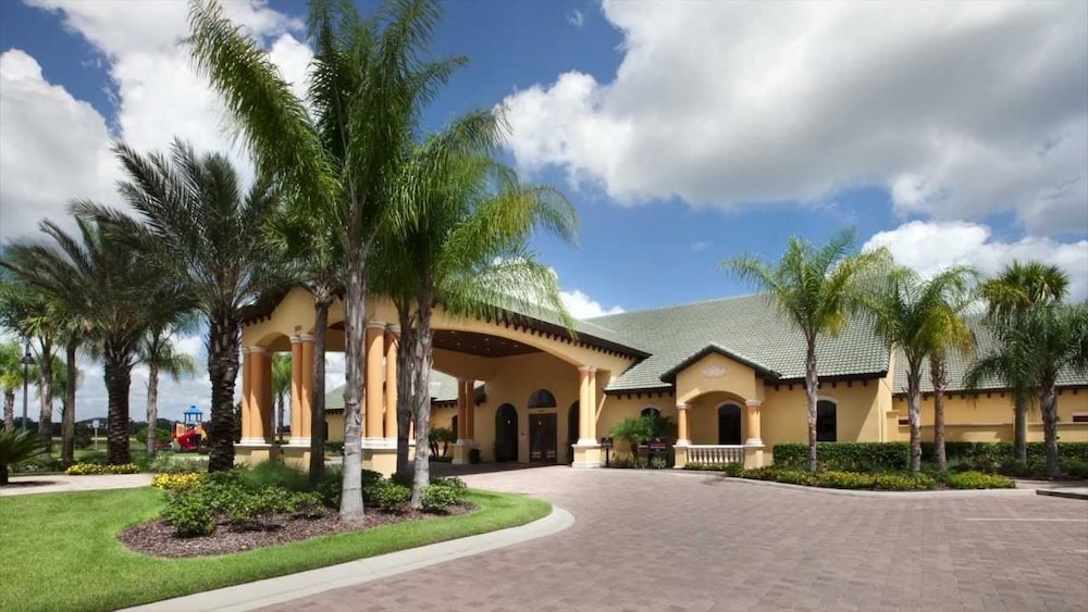 Paradise Palms Resort by DWS Vacation Villas