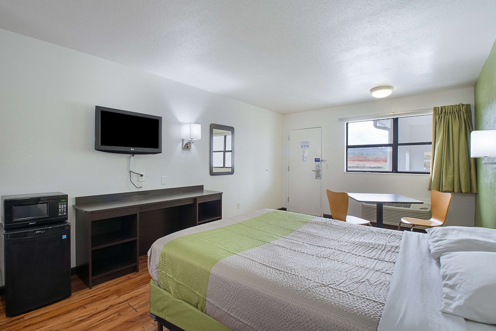 Chattanooga Vacations - Motel 6 Chattanooga, TN - Property Image 17