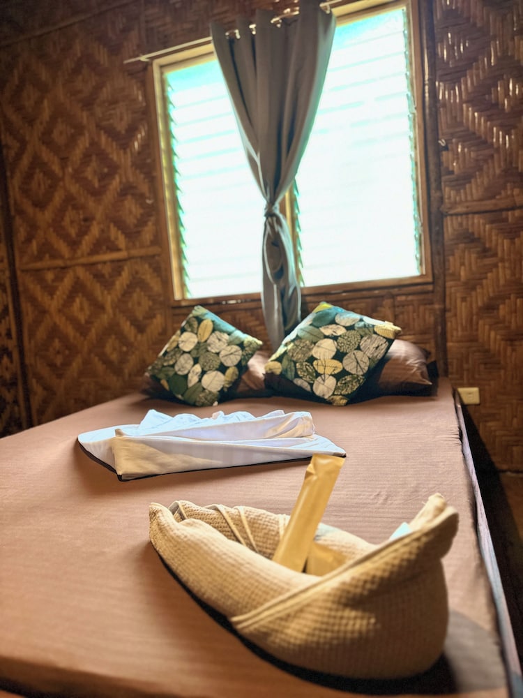 Playa Del Fuego Beach Hostel and Resort