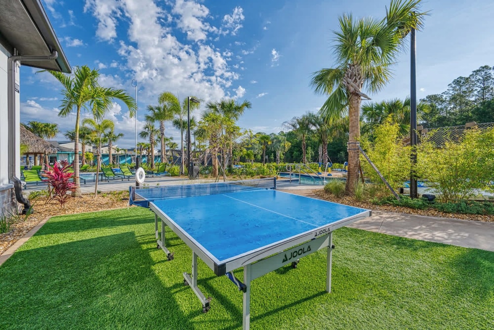 Chic 4BR Disney Retreat With Pool Mickey Rooms