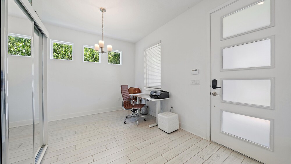 Urban Minimalist Escape 4 Bedroom Home